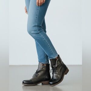 Bueno Sunderland Metallic Olive and Black Leather Ankle Boots SZ:EU 40